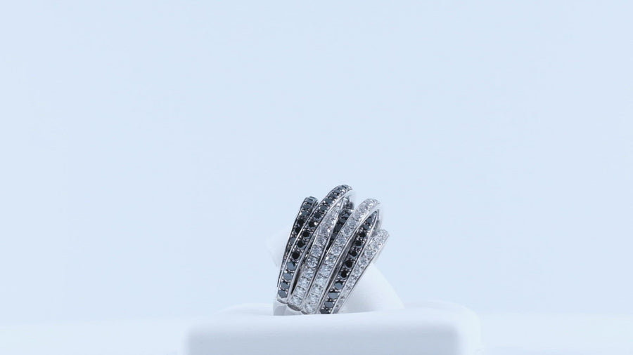de GRISOGONO White & Black Diamond Ring